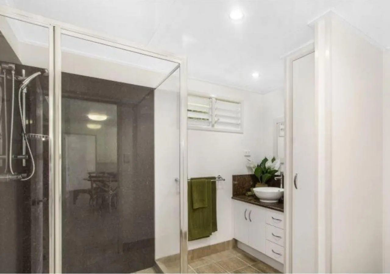 Family Oasis For Christmas In Townsville 0*,